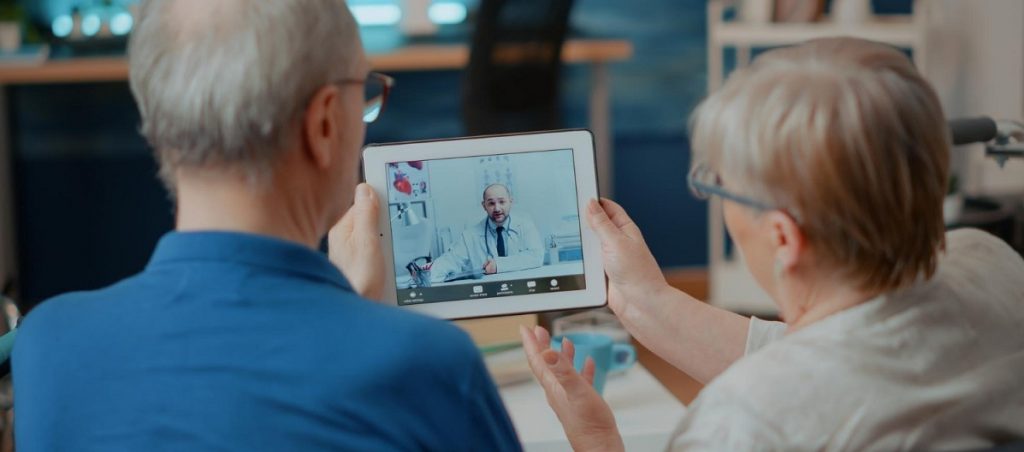 Digitalisierung im Arzt-Patient-Gespräch © Rahmen Foto erstellt von DCStudio – de.freepik.com